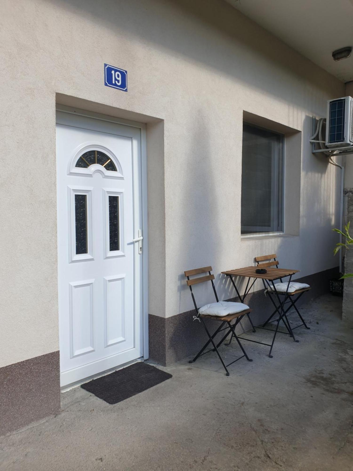 Novi Apartman 19 포차 외부 사진